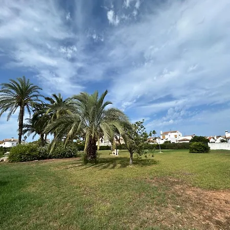 Cerca De La Playa *